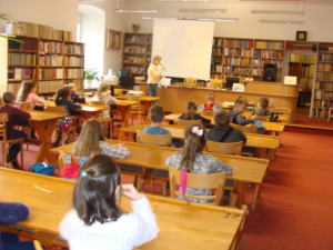 Uczniowie klas I-III w Wojewódzkiej Bibliotece Pedagogicznej