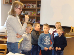 Uczniowie klas I-III w Wojewódzkiej Bibliotece Pedagogicznej